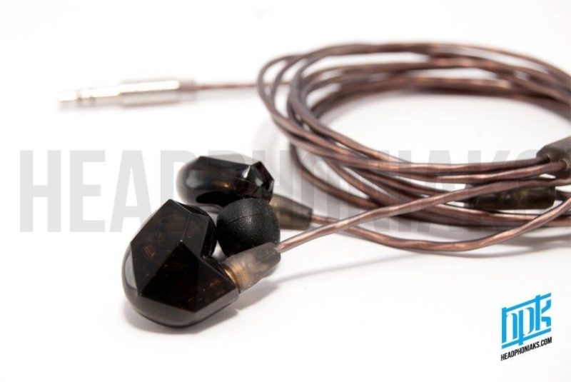 VSonic VSD3S. In-ear dynamic headphones.