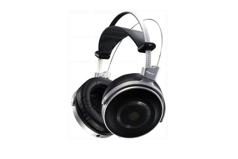 Pioneer SE-MASTER1. Open-back High-End headphones