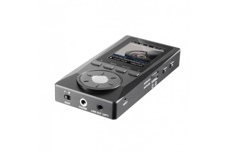 xDuoo X10. High performance digital audio player.