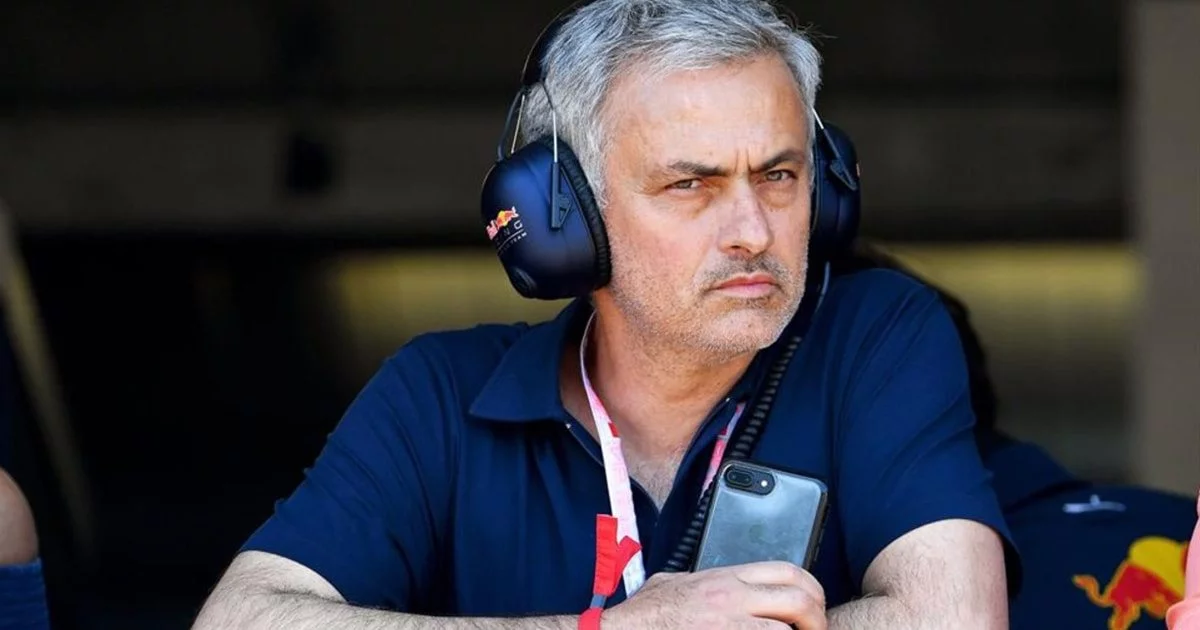 A Mourinho no le gustan ningunos auriculares de los futbolistas.